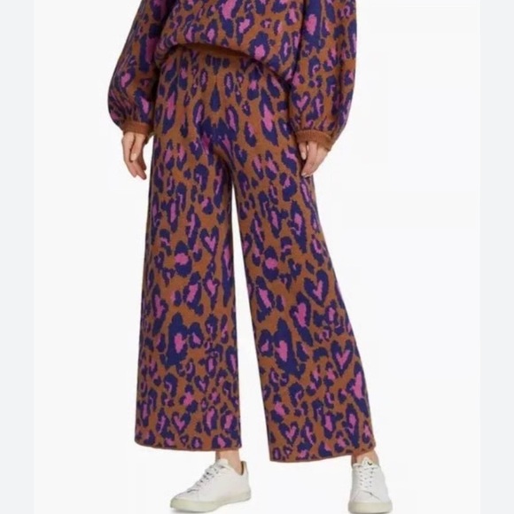 FARM Rio Pants - Farm Rio NWT Leopard Pop Caramel Sweater Wide Leg Crop Pants L